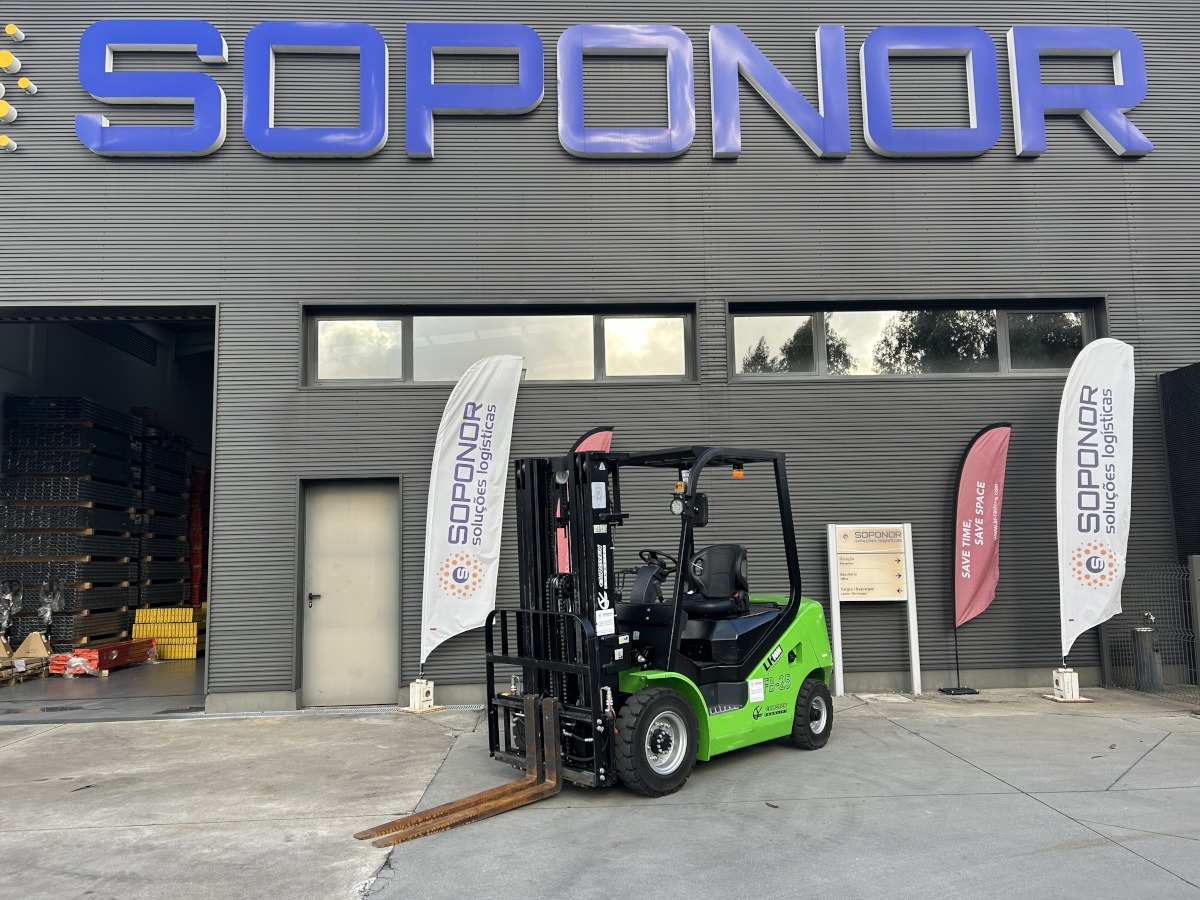 Soponor - Estantes, Racks, Empilhadores 15 Empilhador Euroyen elétrico 2500 Kgs