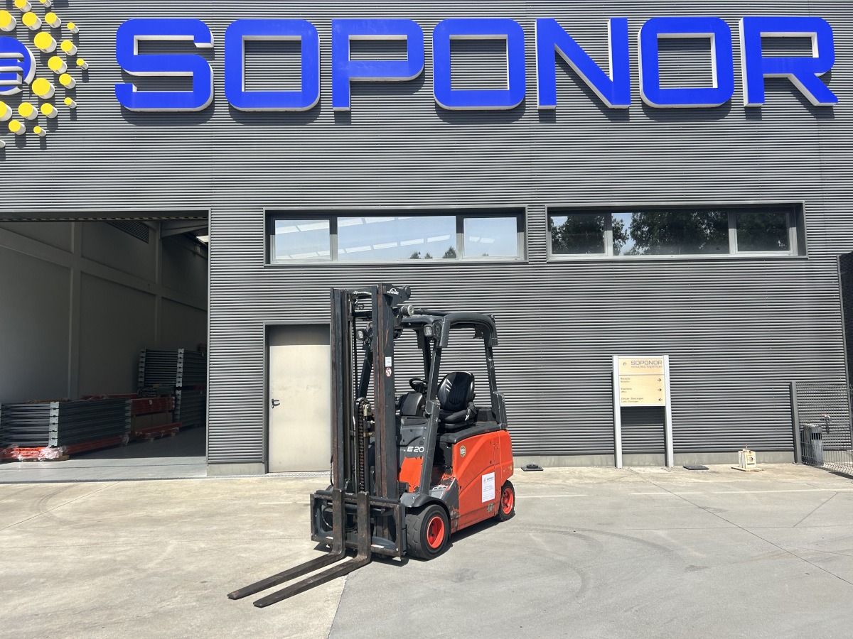 Soponor - Estantes, Racks, Empilhadores 15 Empilhador Linde Elétrico 2000 Kgs