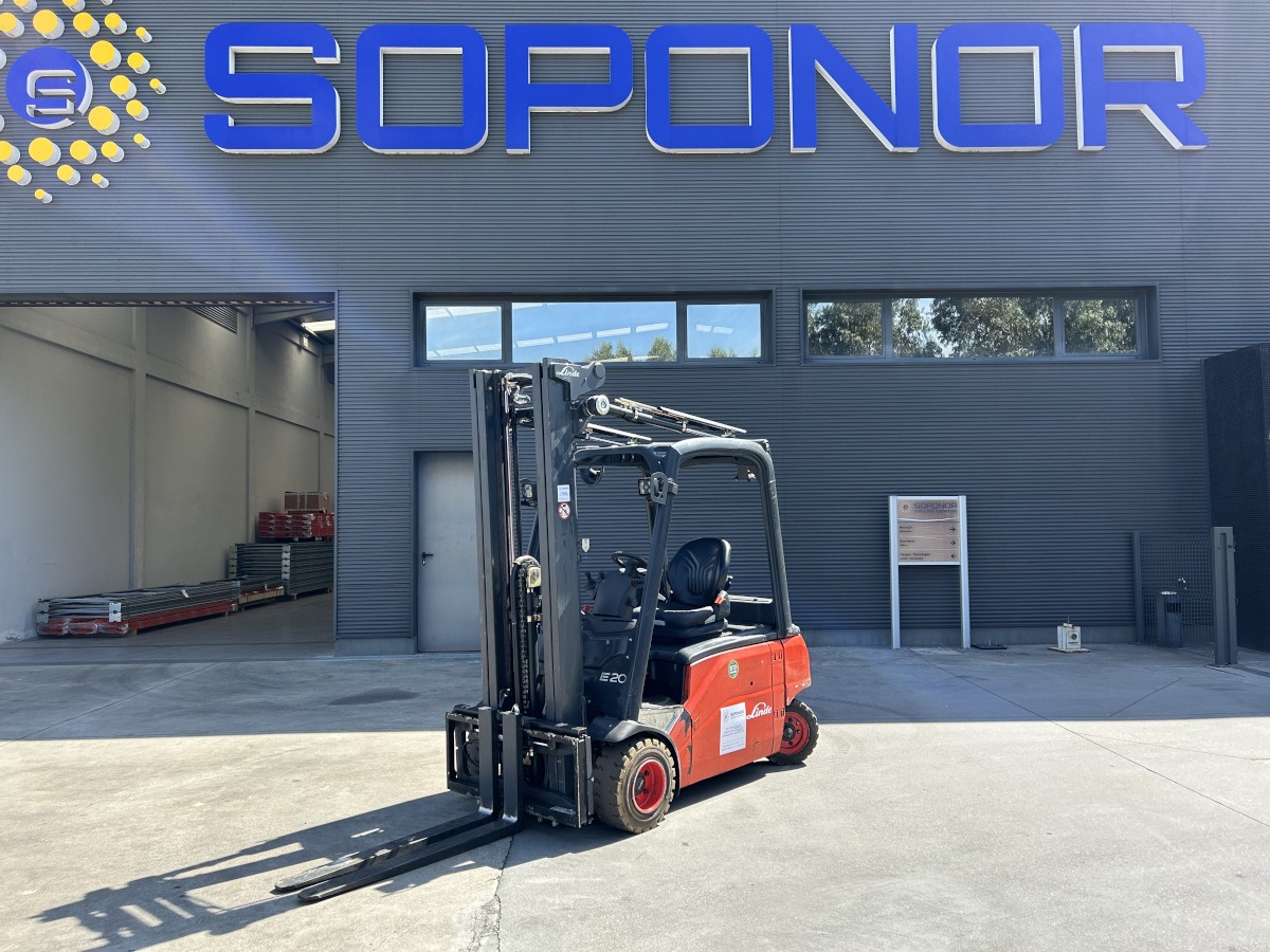 Soponor - Estantes, Racks, Empilhadores 15 Empilhador Linde E20PL-01 2000 Kgs Elétrico