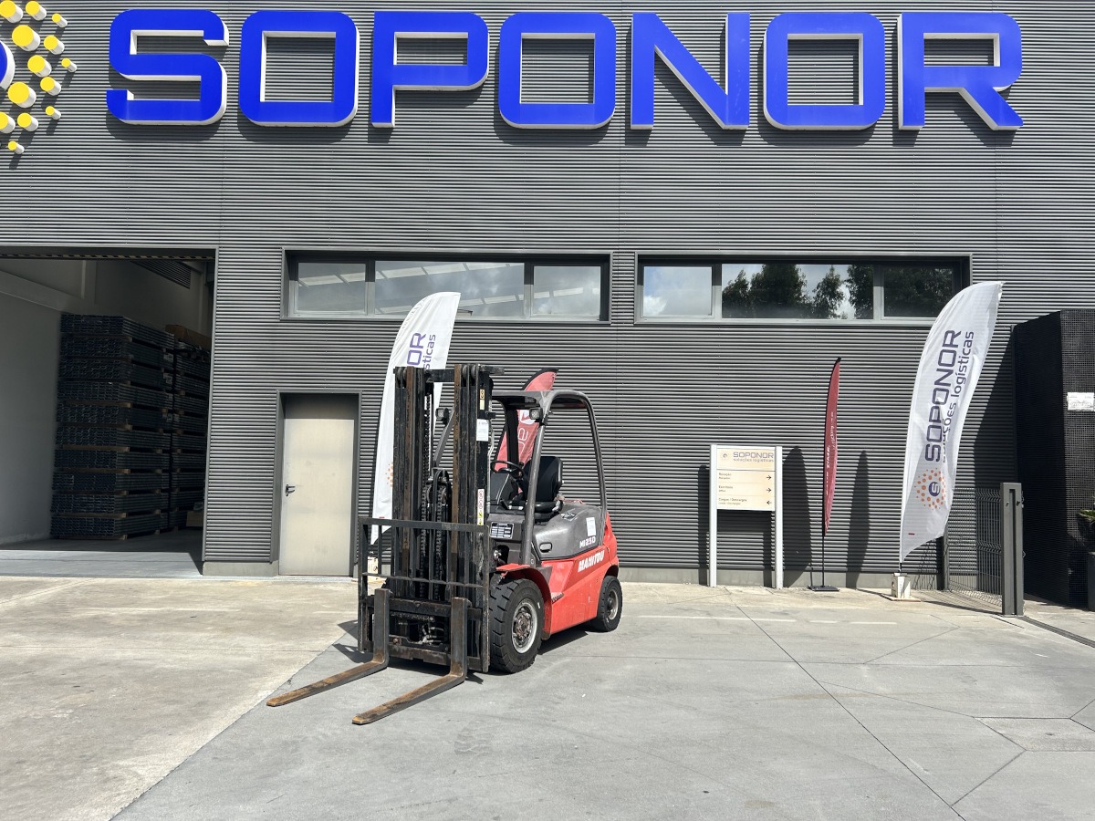 Empilhador Manitou Diesel 2500 Kgs